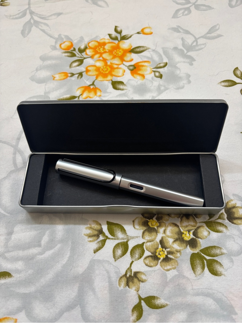 LAMY Vintage Silver Fountain Pen - Picture 3 of 8